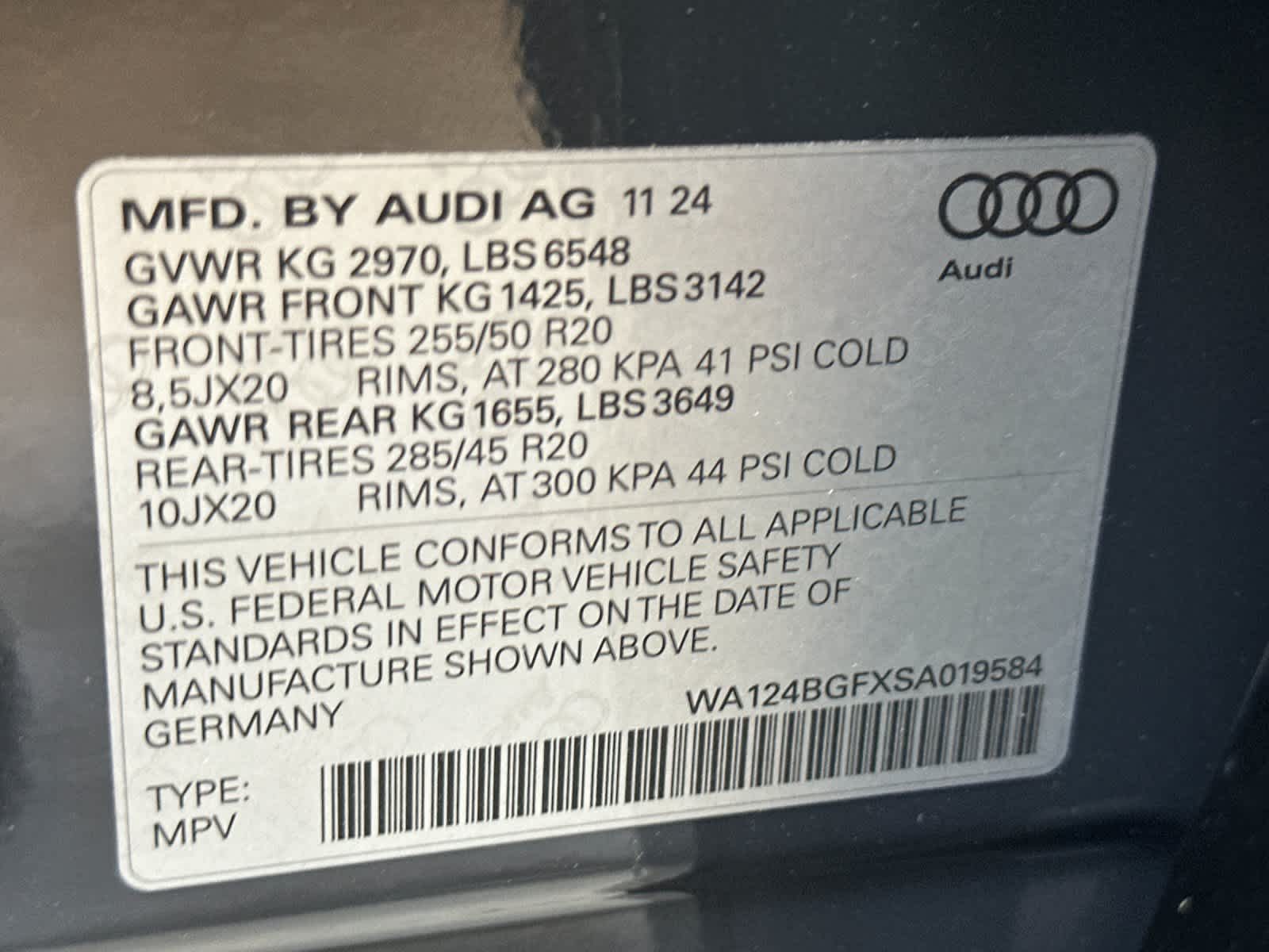 Thumbnail: 2025 Audi Q6 e-tron - 29