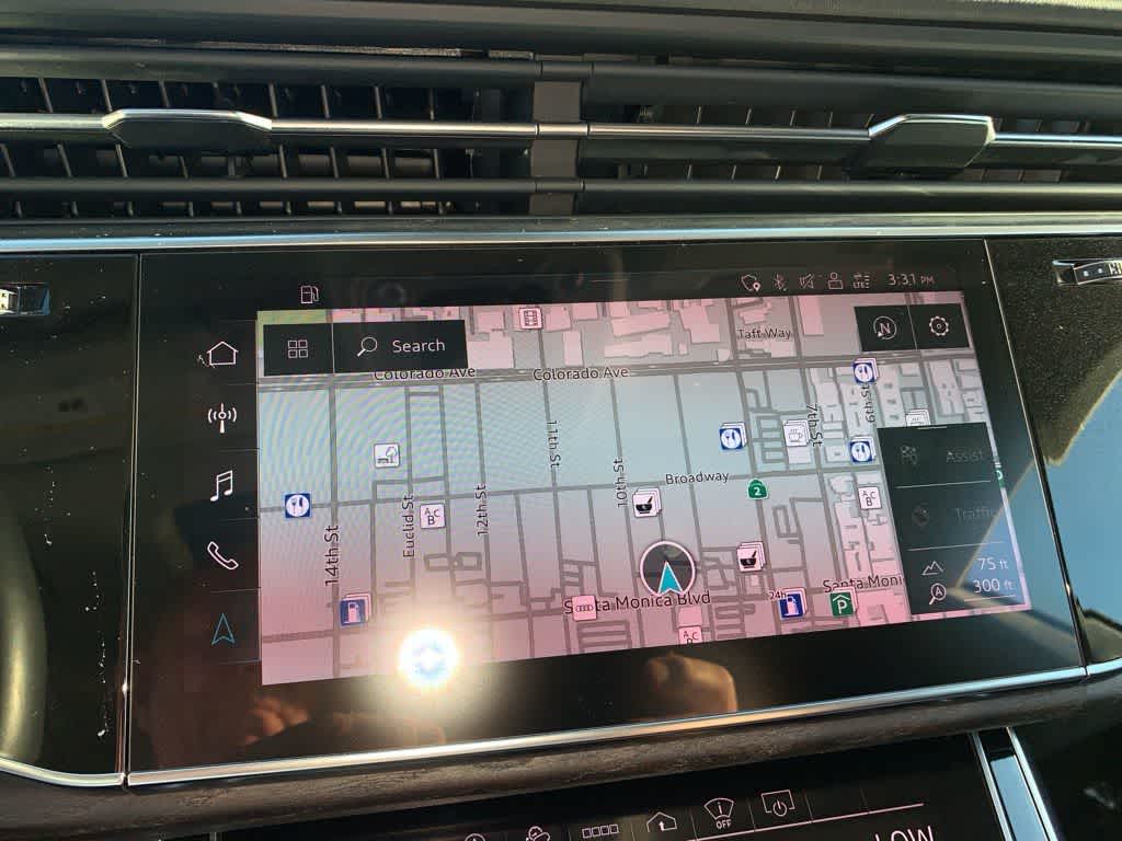 Thumbnail: 2022 Audi Q8 - 8