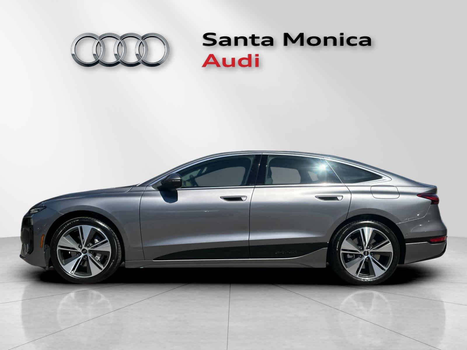 Thumbnail: 2025 Audi e-tron - 5