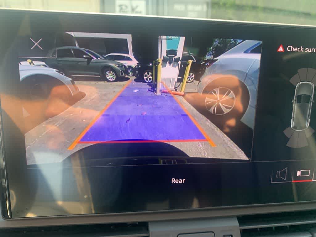 Thumbnail: 2022 Audi Q5 - 11