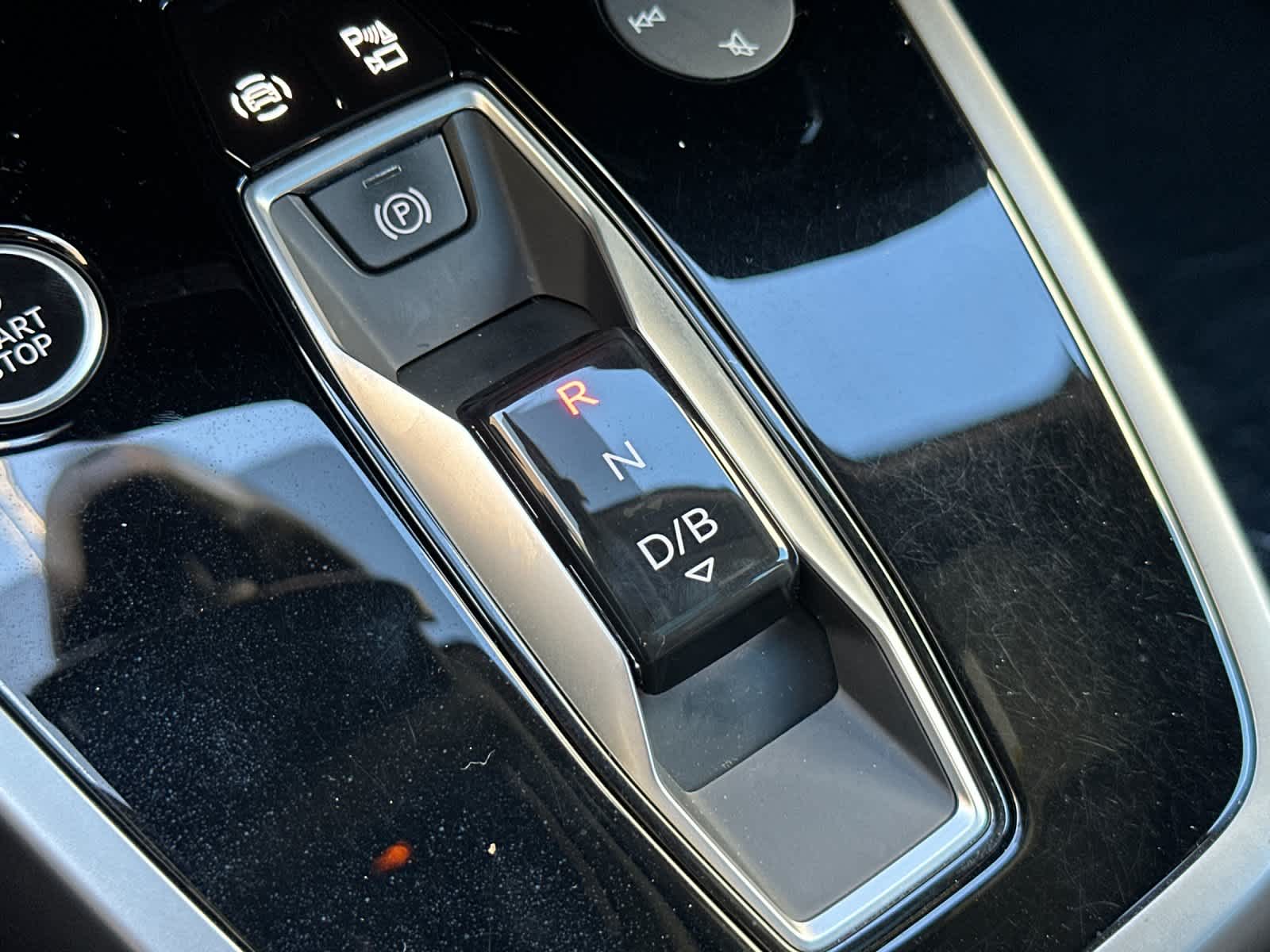 Thumbnail: 2023 Audi Q4 e-tron - 22