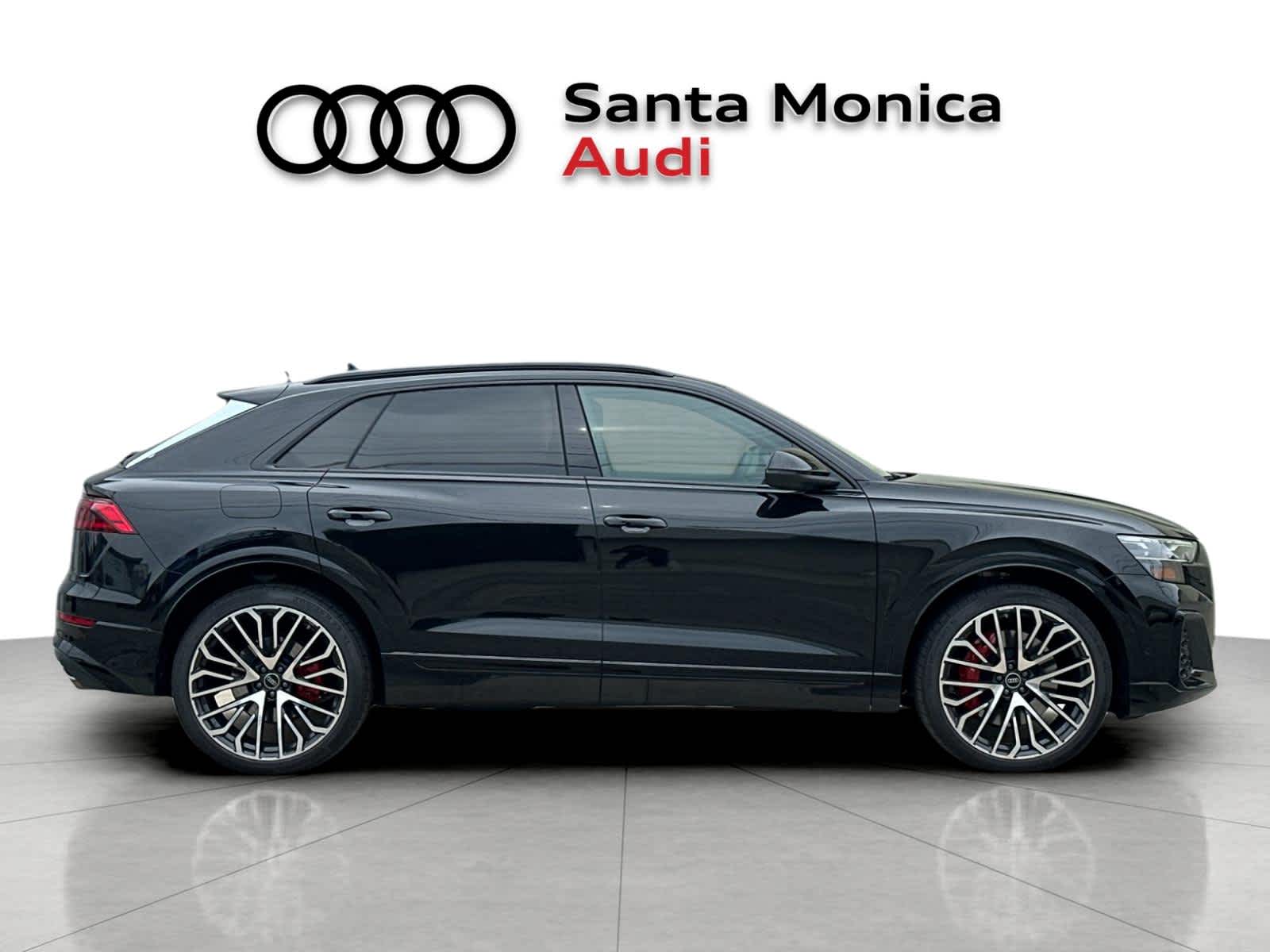 Thumbnail: 2026 Audi SQ8 - 8