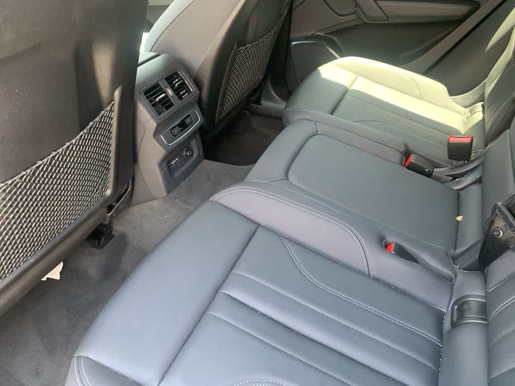 Thumbnail: 2024 Audi Q5 - 11