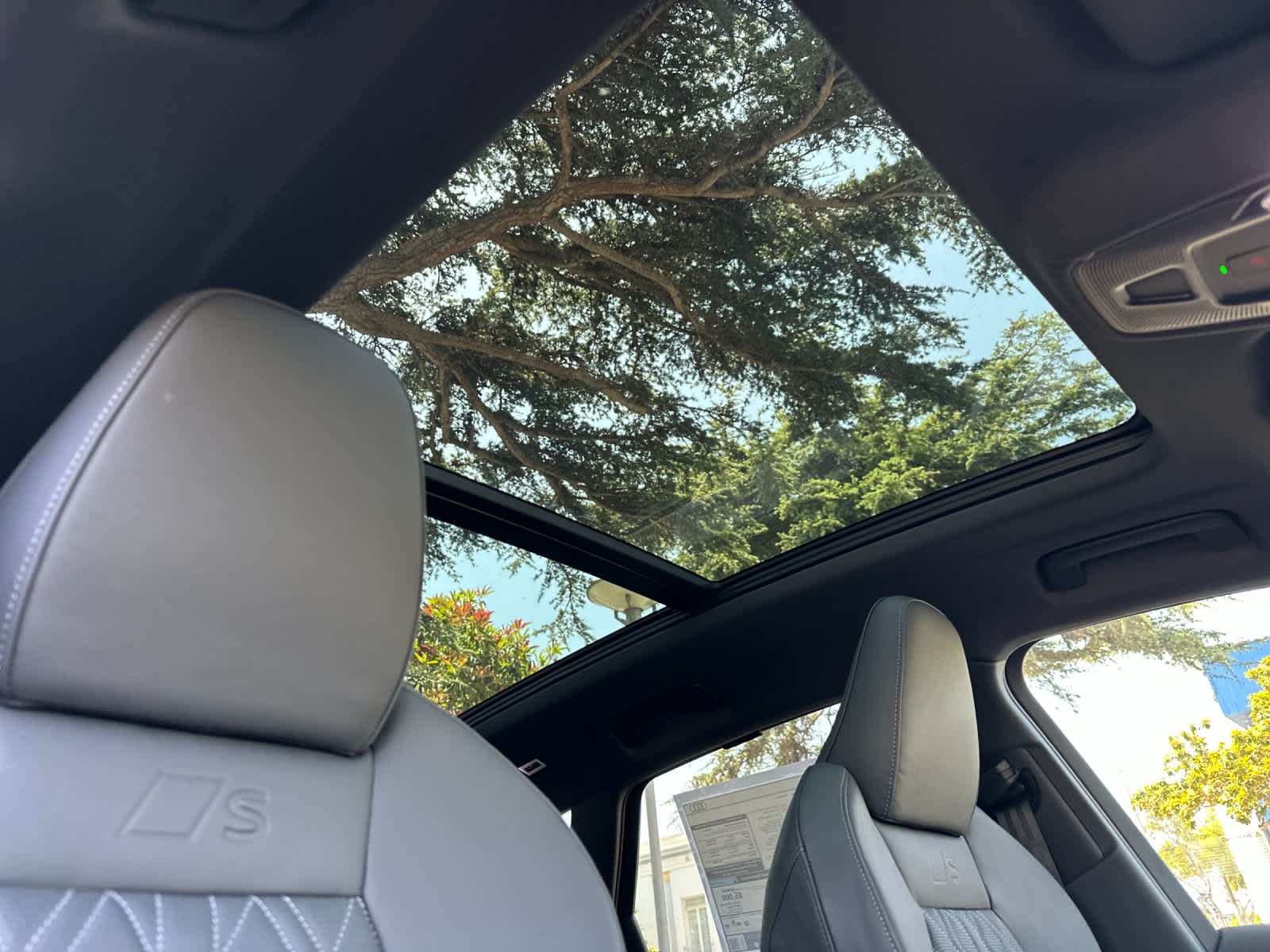 Thumbnail: 2026 Audi SQ5 - 17