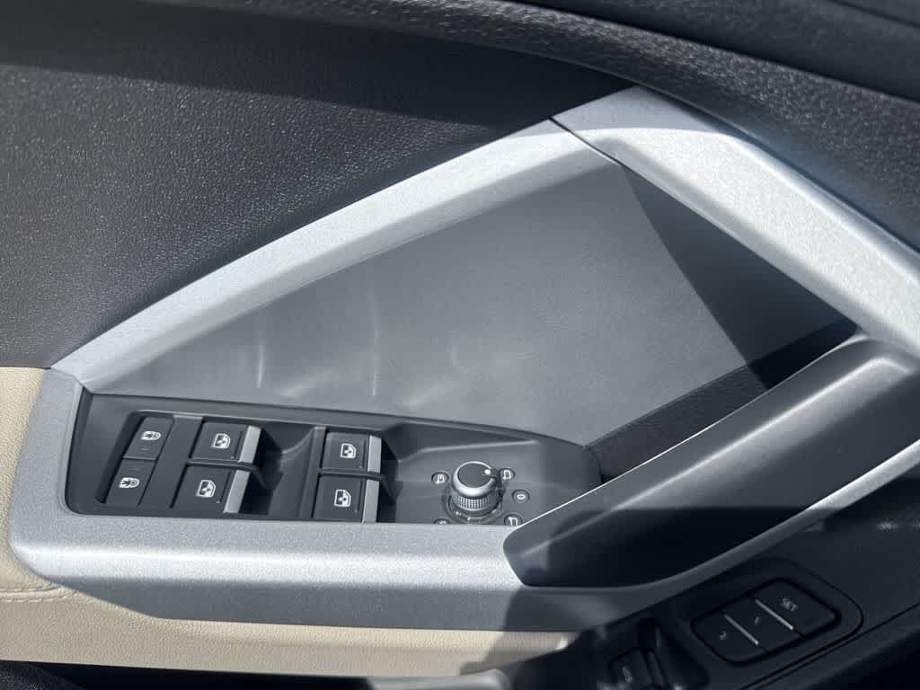 Thumbnail: 2022 Audi Q3 - 26