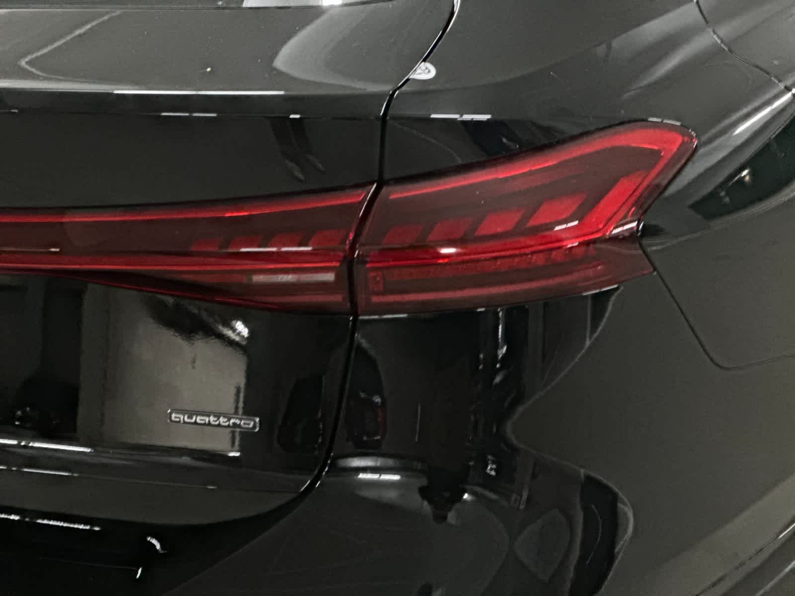 Thumbnail: 2025 Audi e-tron - 27