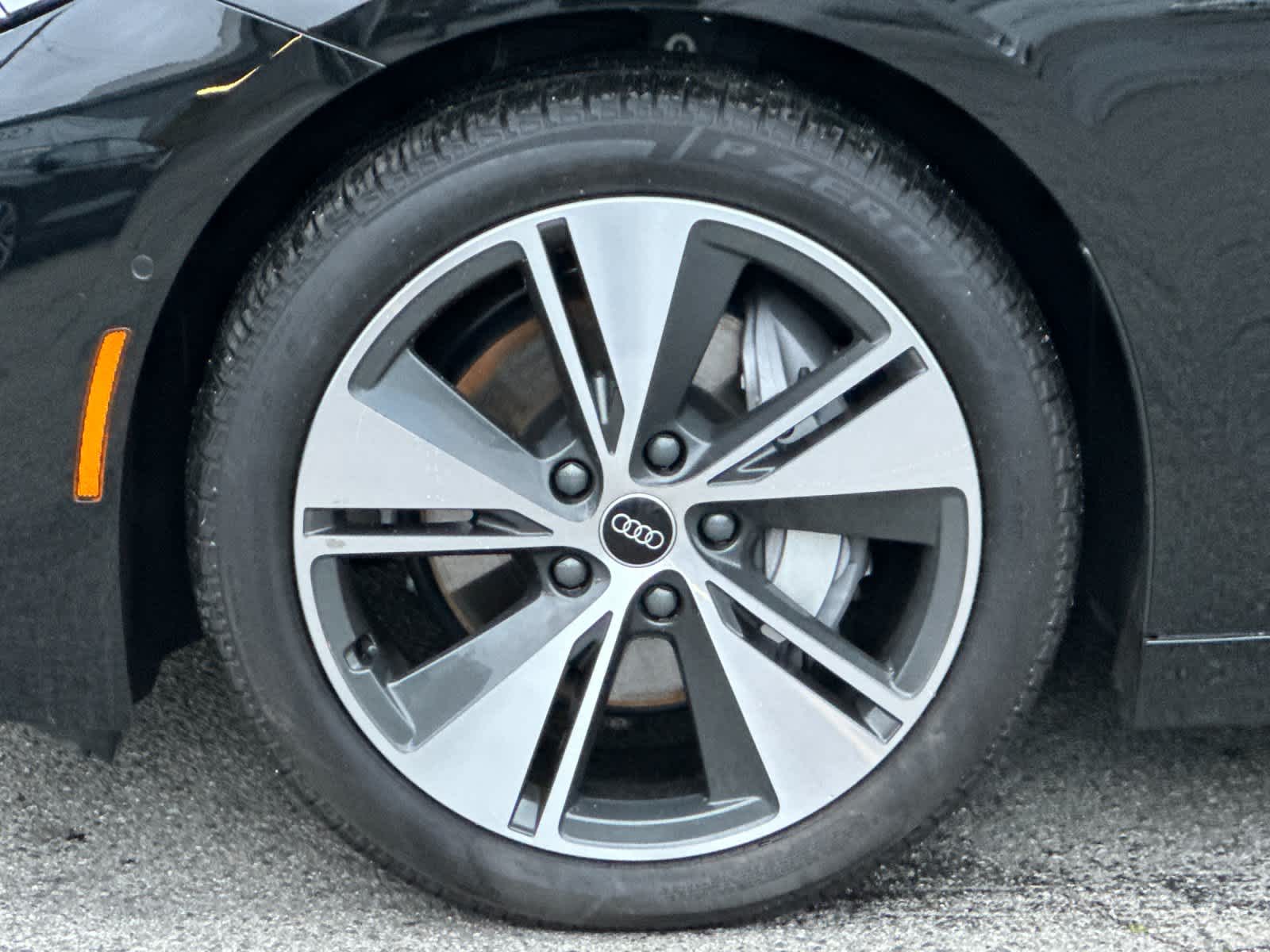 Thumbnail: 2025 Audi e-tron - 26