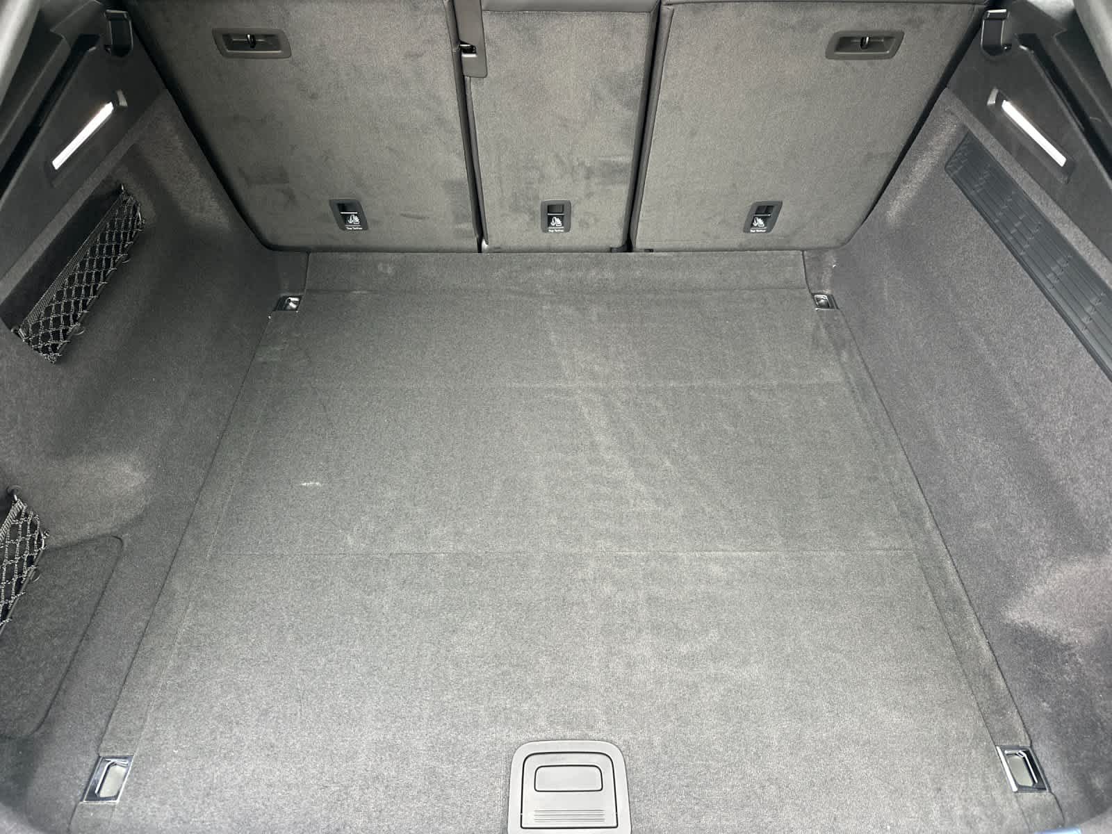 Thumbnail: 2026 Audi SQ8 - 15