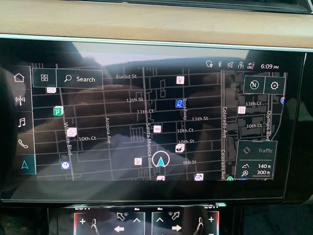 Thumbnail: 2024 Audi Q8 e-tron - 18