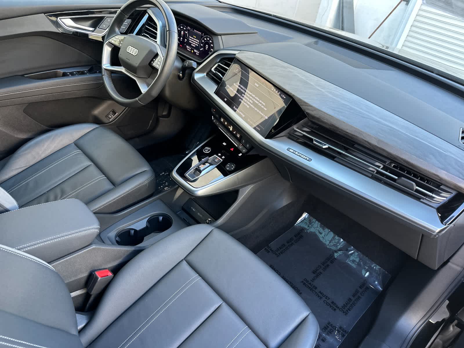 Thumbnail: 2023 Audi Q4 e-tron - 16