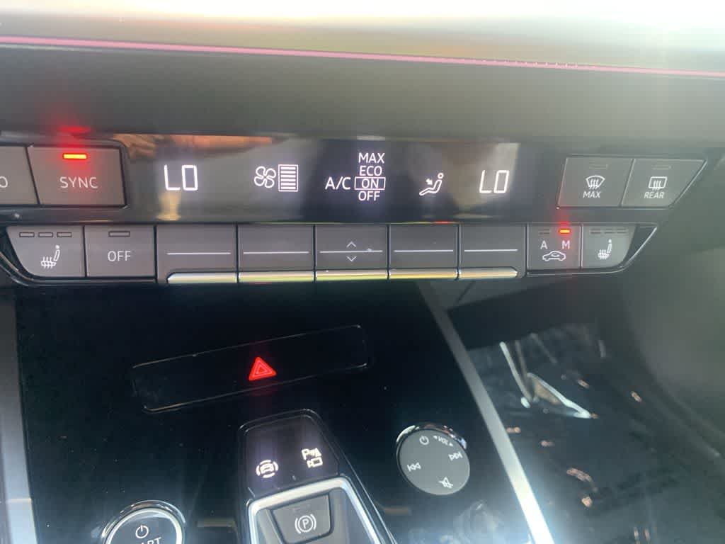 Thumbnail: 2023 Audi Q4 e-tron - 10