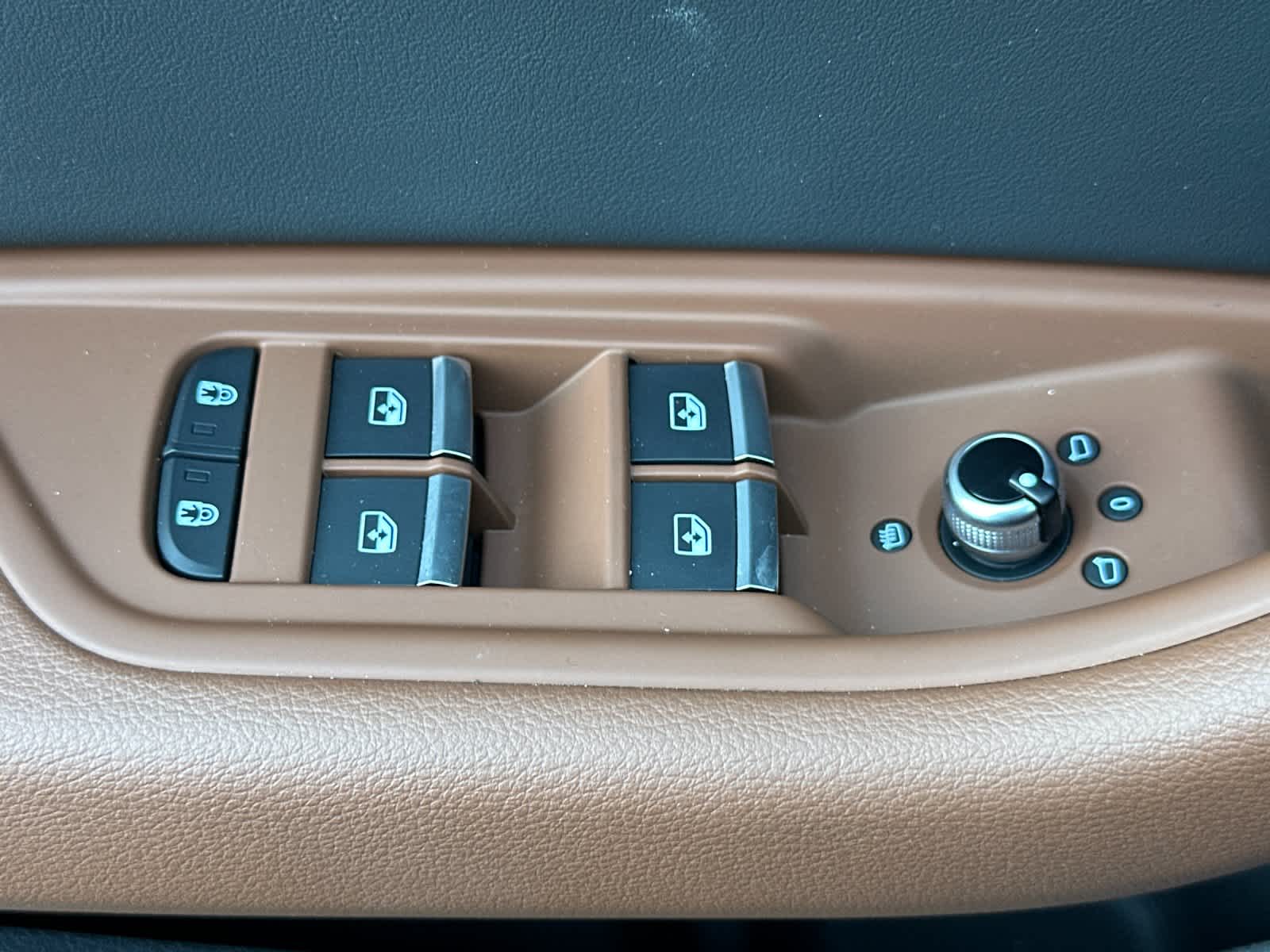 Thumbnail: 2025 Audi A4 - 13