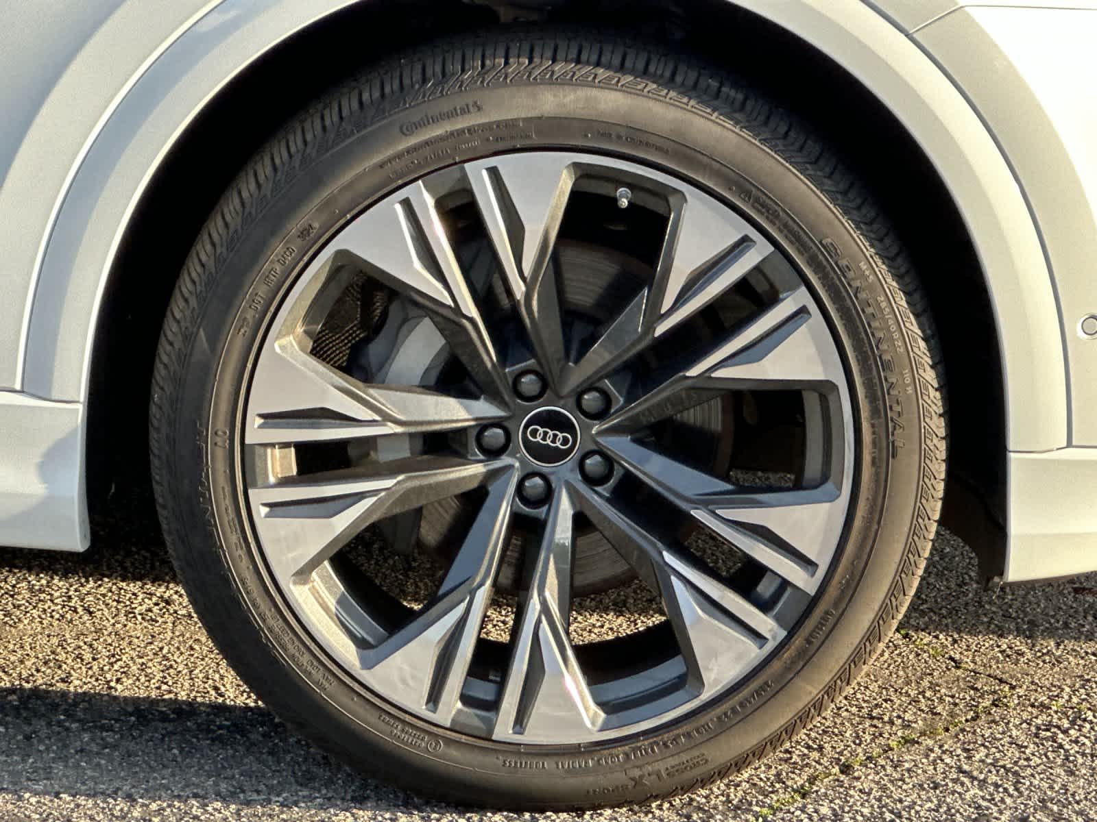 Thumbnail: 2025 Audi Q8 - 27