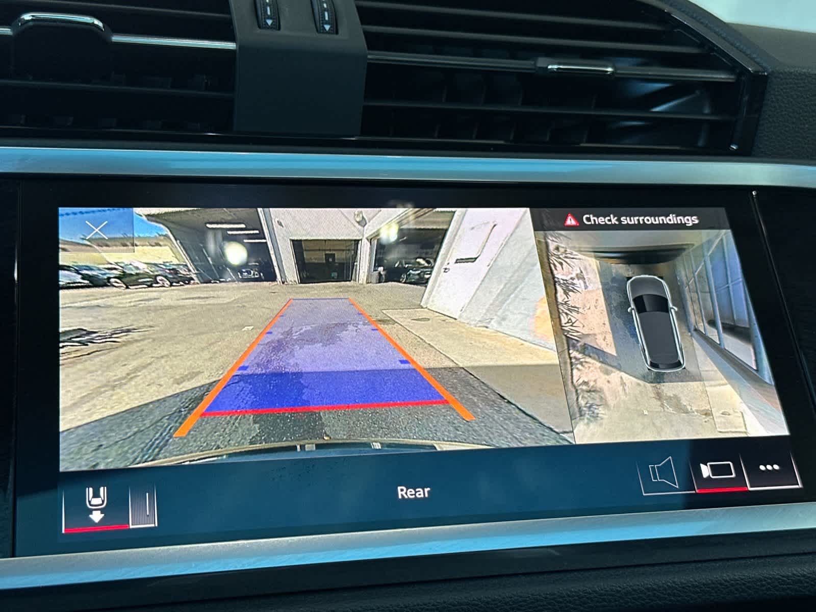 Thumbnail: 2023 Audi Q3 - 19