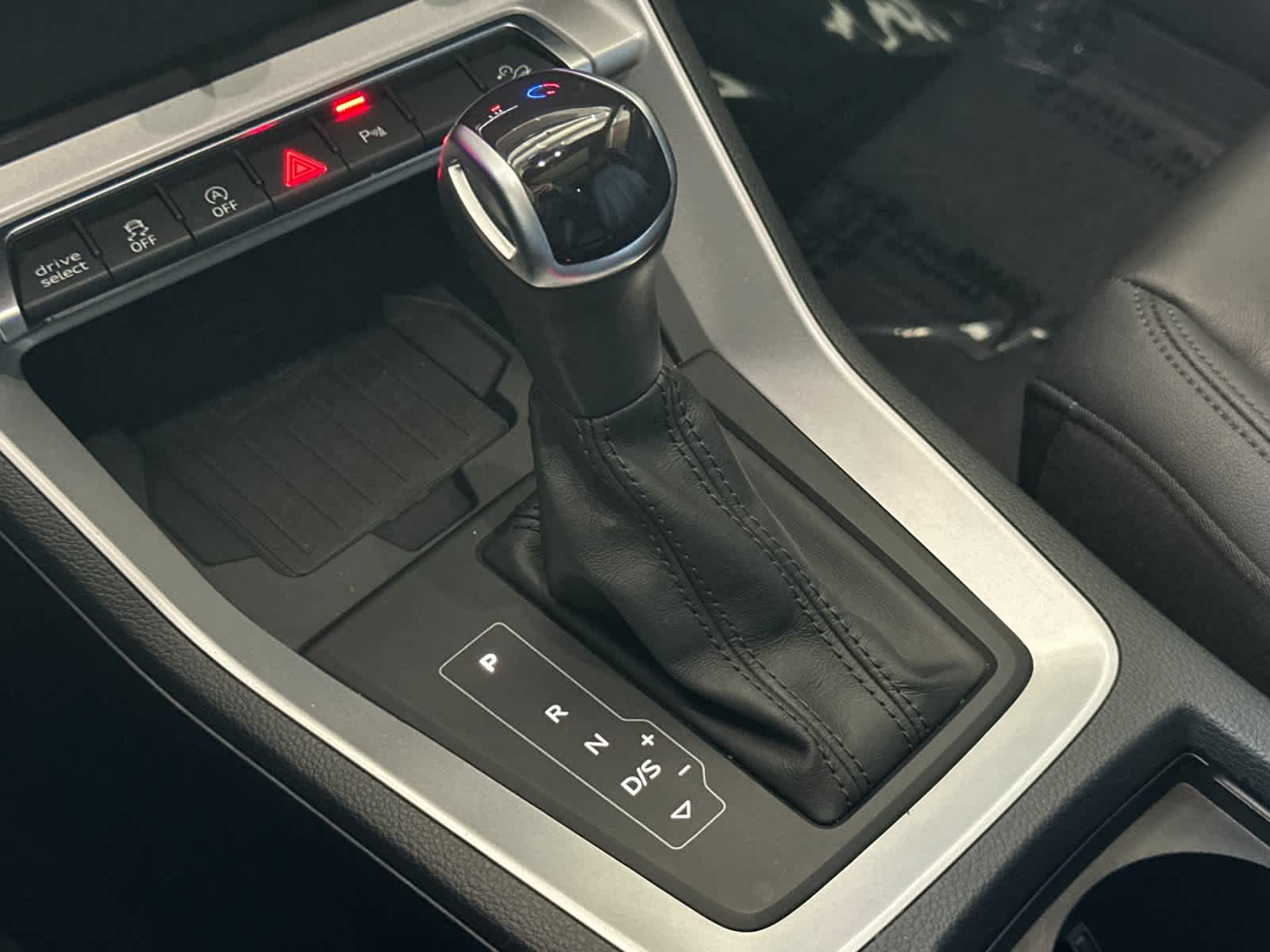 Thumbnail: 2023 Audi Q3 - 21