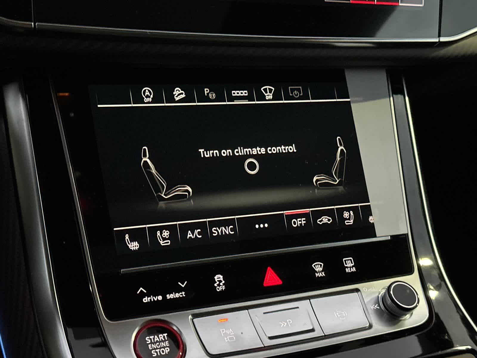 Thumbnail: 2025 Audi RS Q8 - 21