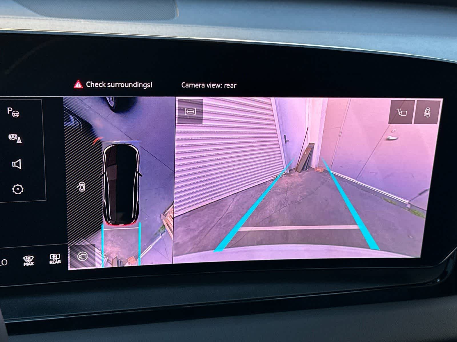 Thumbnail: 2025 Audi Q6 e-tron - 21