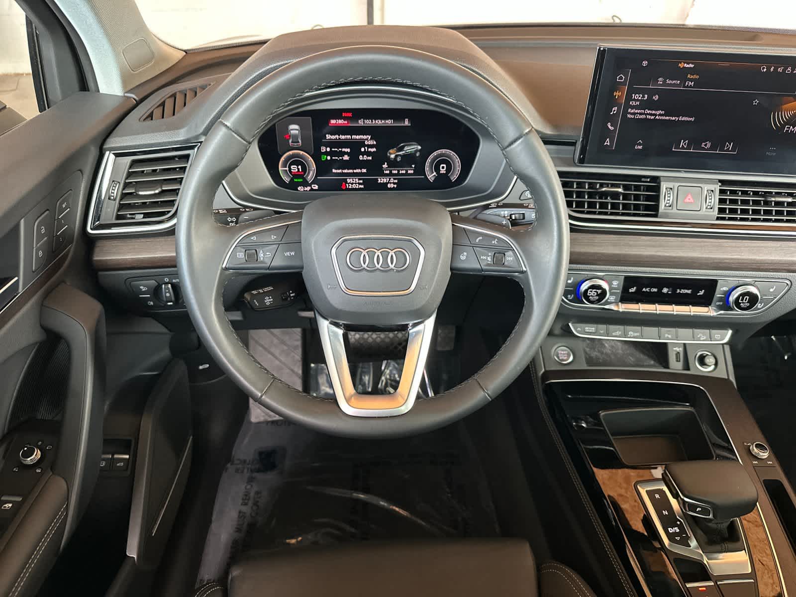 Thumbnail: 2023 Audi Q5 - 14