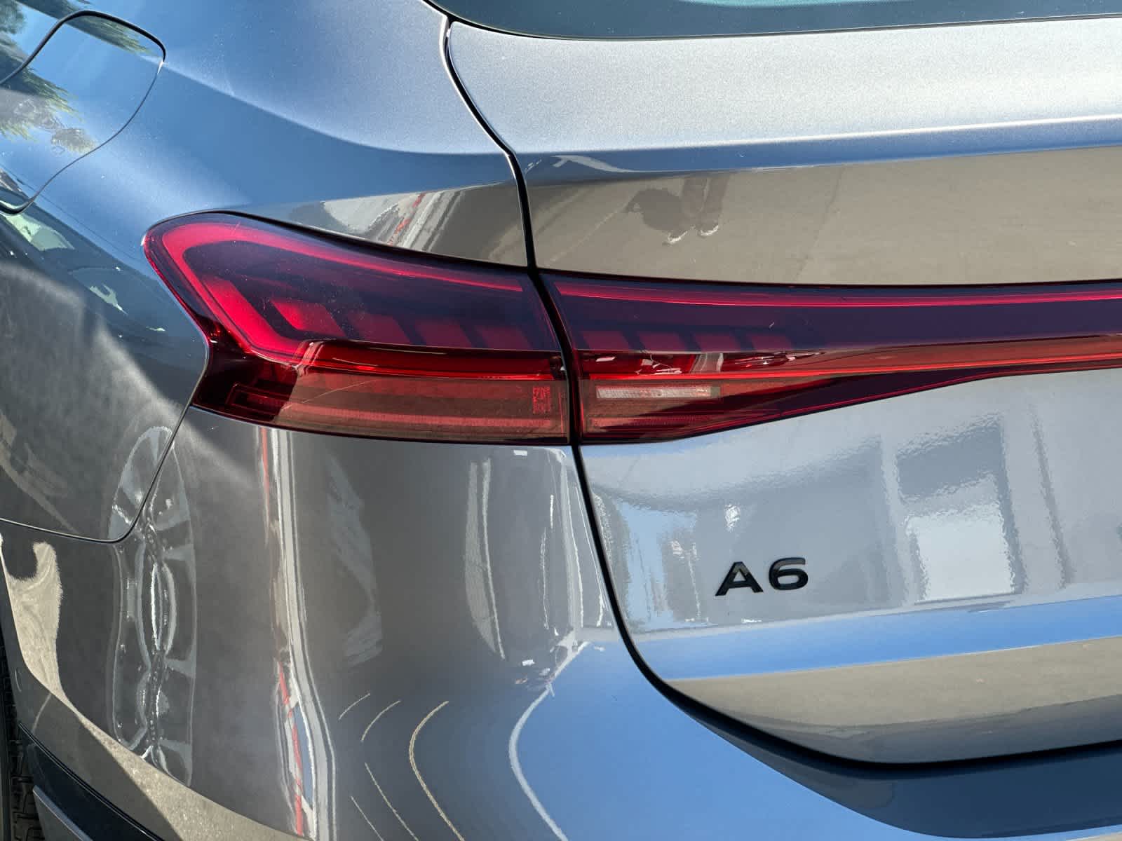 Thumbnail: 2025 Audi e-tron - 26