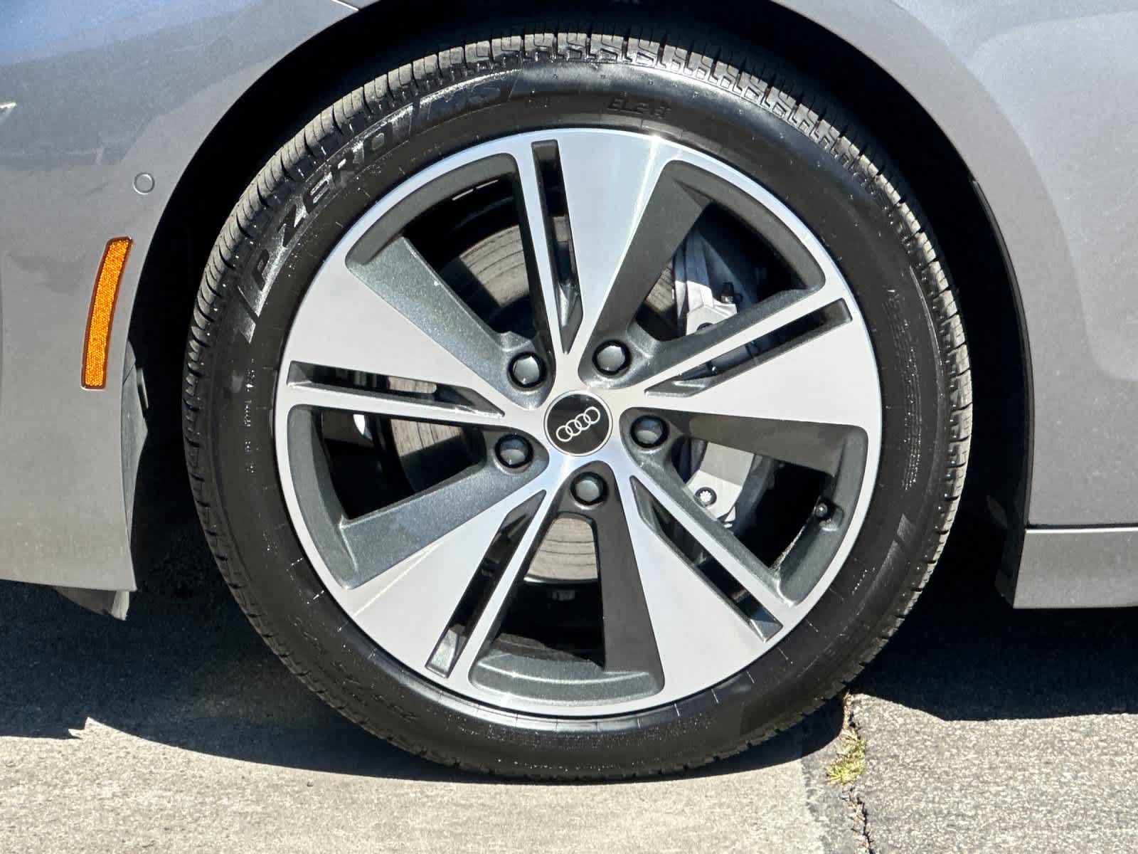 Thumbnail: 2025 Audi e-tron - 25