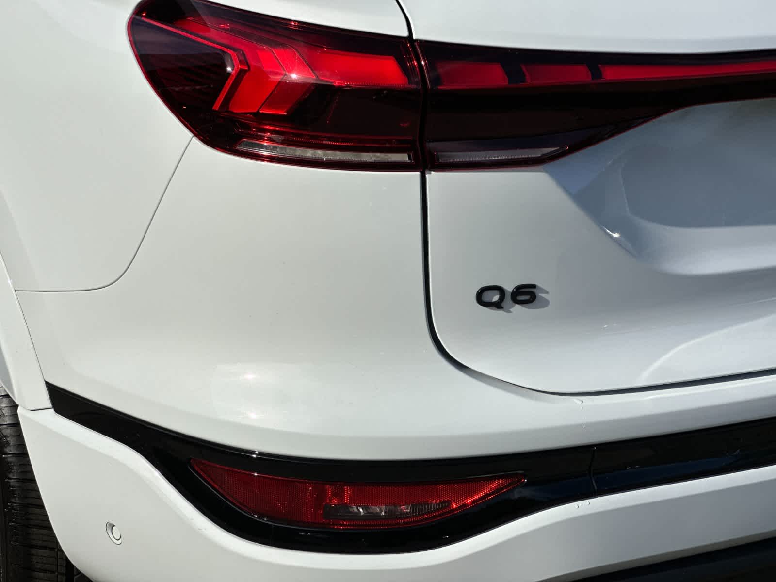 Thumbnail: 2025 Audi Q6 e-tron - 28