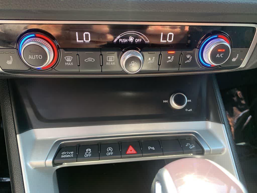 Thumbnail: 2022 Audi Q3 - 8