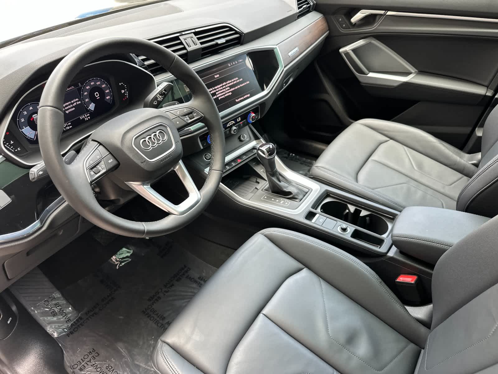 Thumbnail: 2025 Audi Q3 - 11