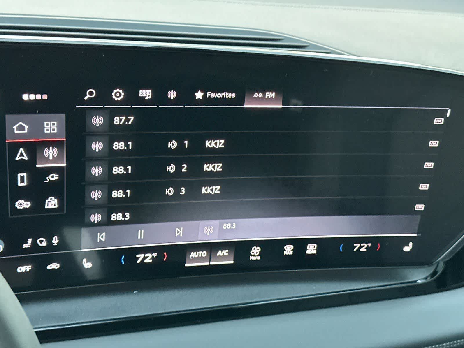 Thumbnail: 2025 Audi Q6 e-tron - 18