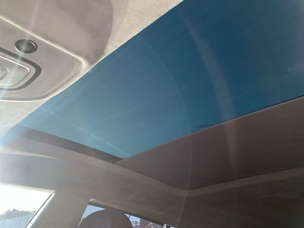 Thumbnail: 2022 Audi Q8 - 24