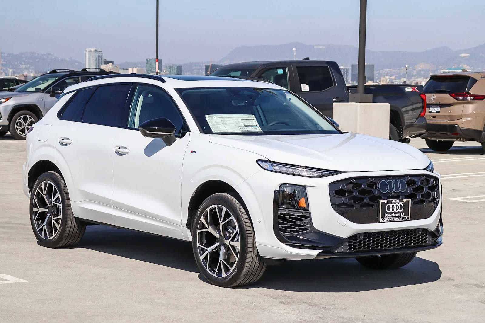 Thumbnail: 2026 Audi Q3 - 3