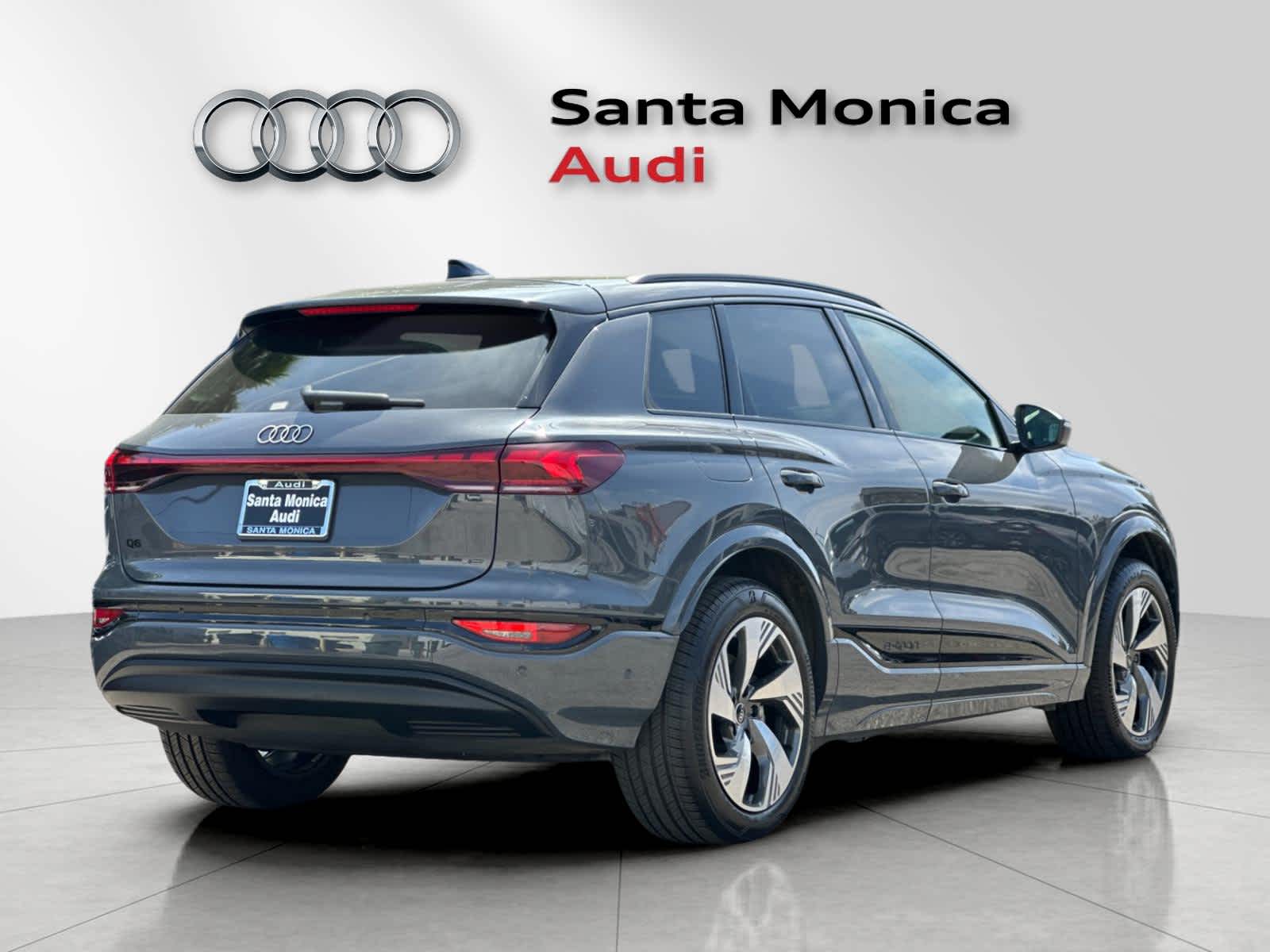 Thumbnail: 2025 Audi Q6 e-tron - 2