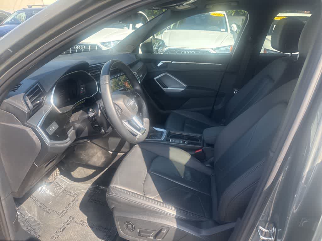 Thumbnail: 2022 Audi Q3 - 11