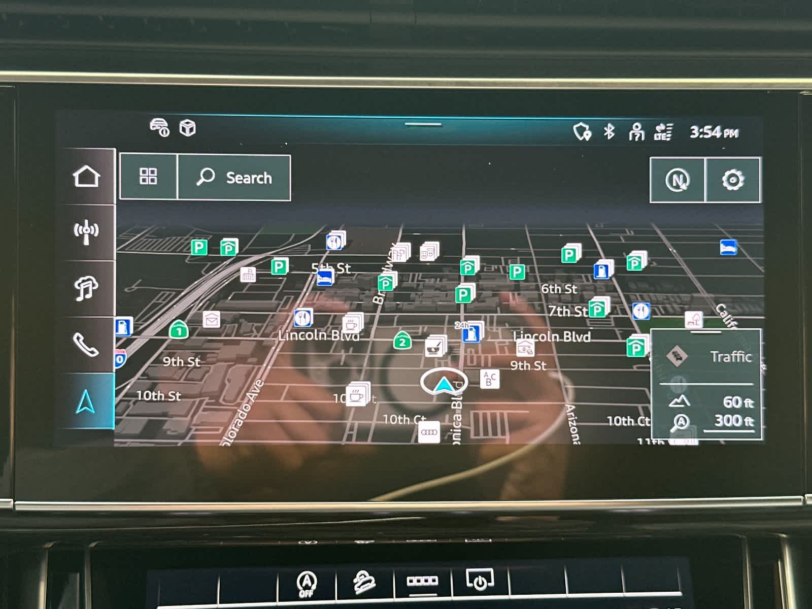 Thumbnail: 2025 Audi Q8 - 19