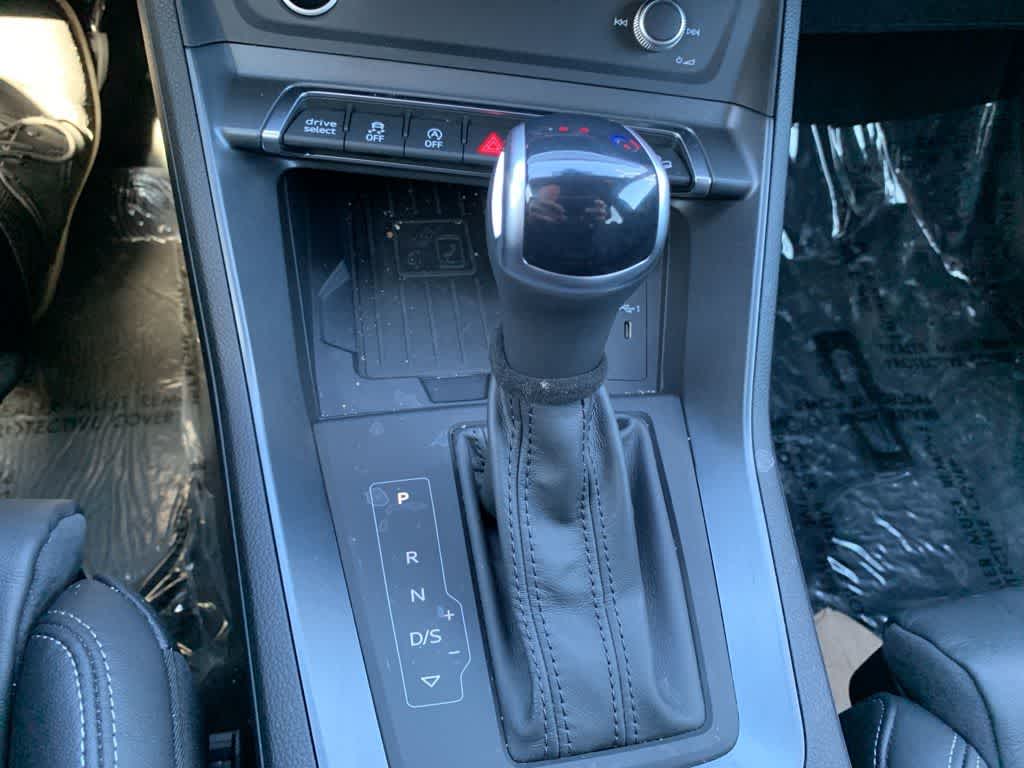 Thumbnail: 2024 Audi Q3 - 15