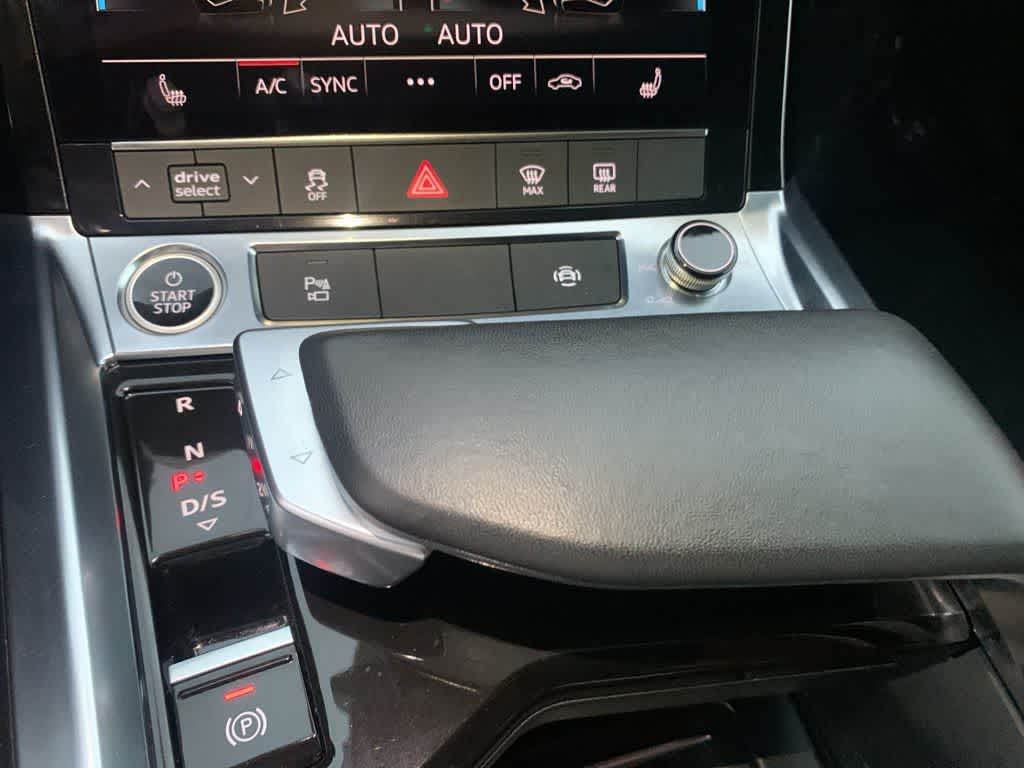 Thumbnail: 2024 Audi Q8 e-tron - 10