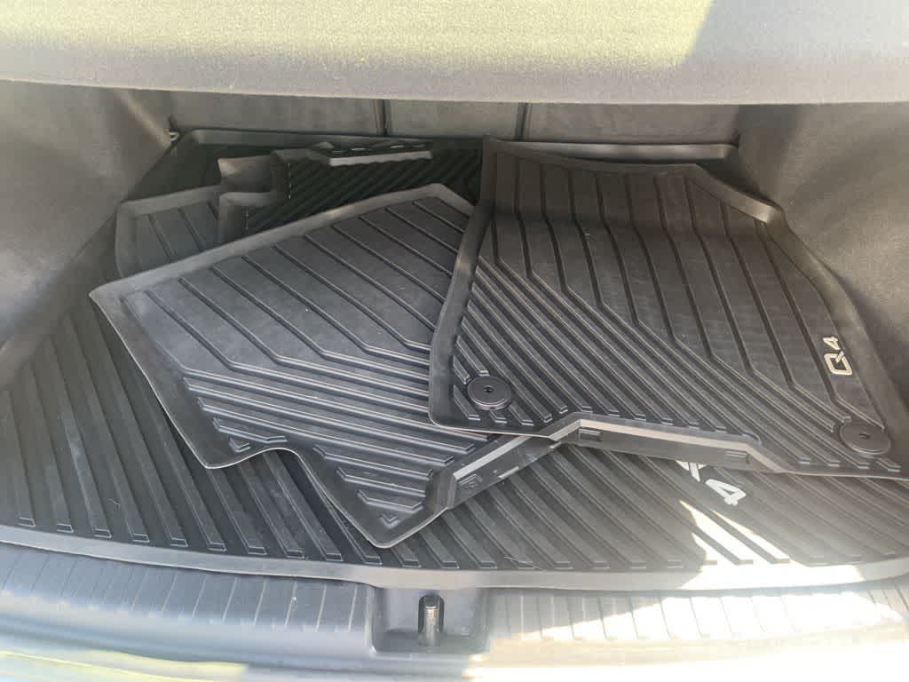 Thumbnail: 2023 Audi Q4 e-tron - 38