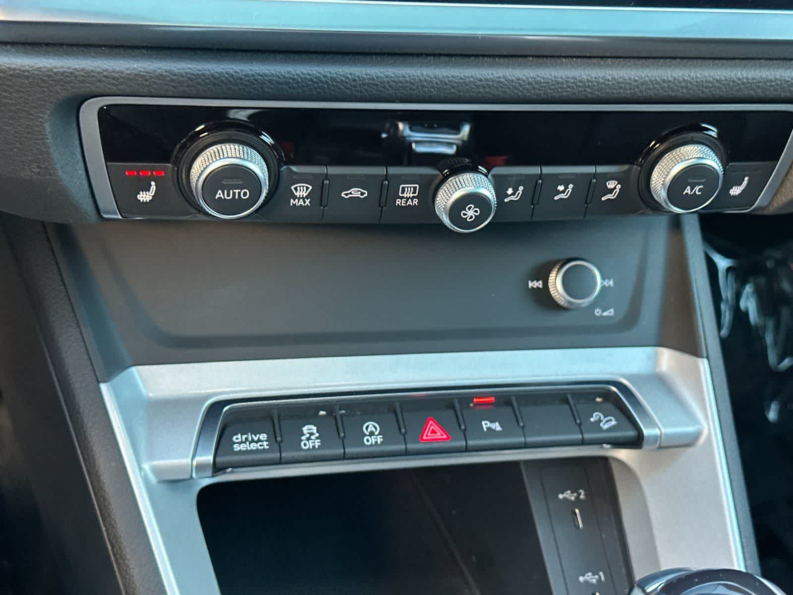 Thumbnail: 2022 Audi Q3 - 20