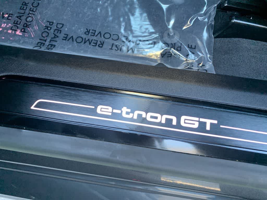 Thumbnail: 2023 Audi e-tron GT - 11