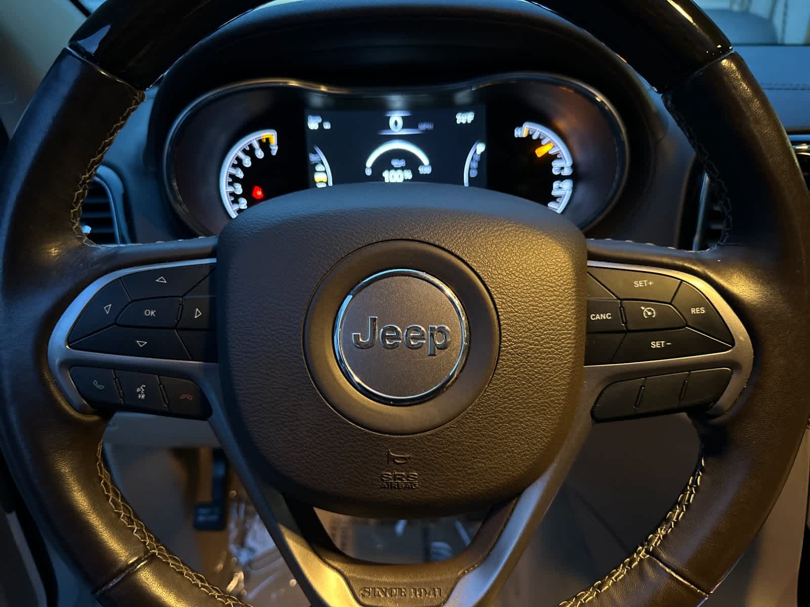 Thumbnail: 2020 Jeep Grand Cherokee - 24