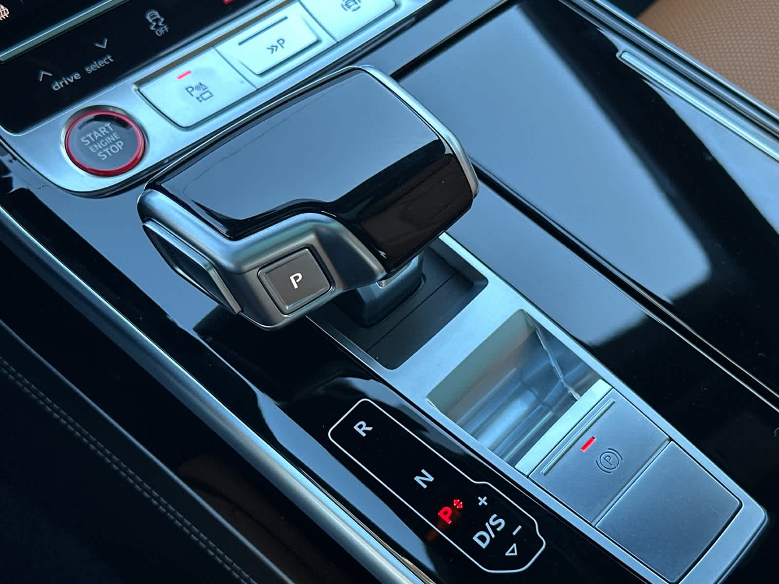 Thumbnail: 2024 Audi S8 - 20