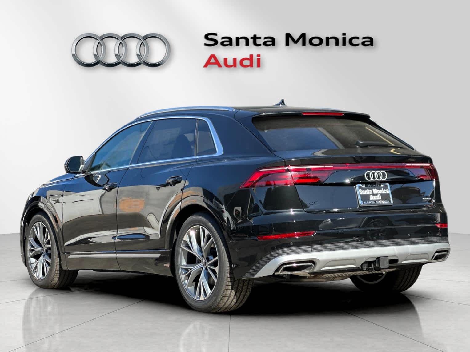 Thumbnail: 2026 Audi Q8 - 6