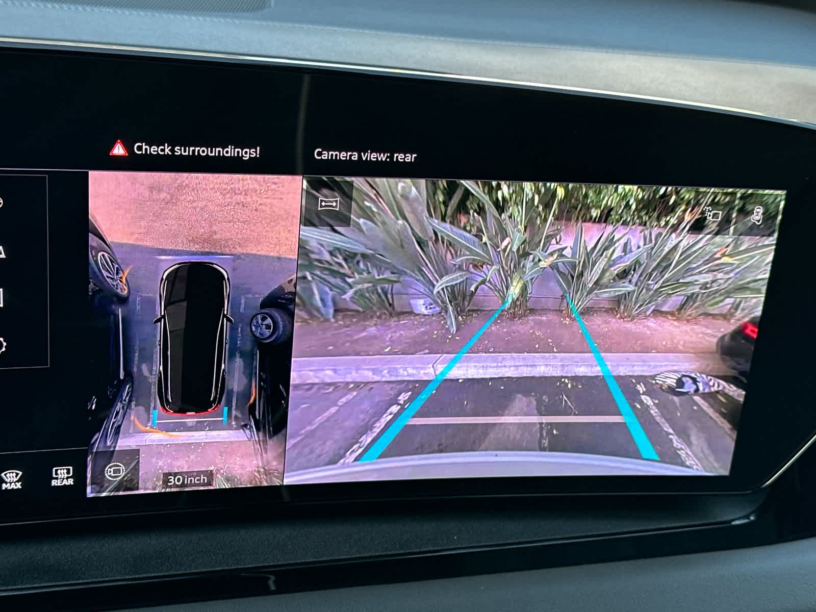 Thumbnail: 2025 Audi Q6 e-tron - 20