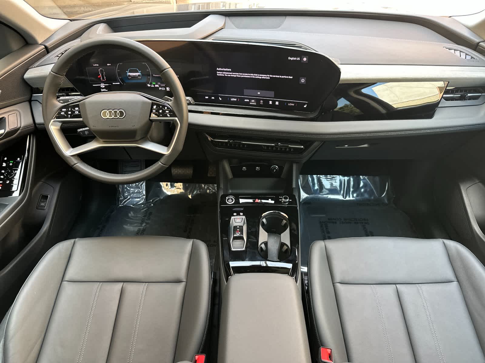 Thumbnail: 2025 Audi Q6 e-tron - 3