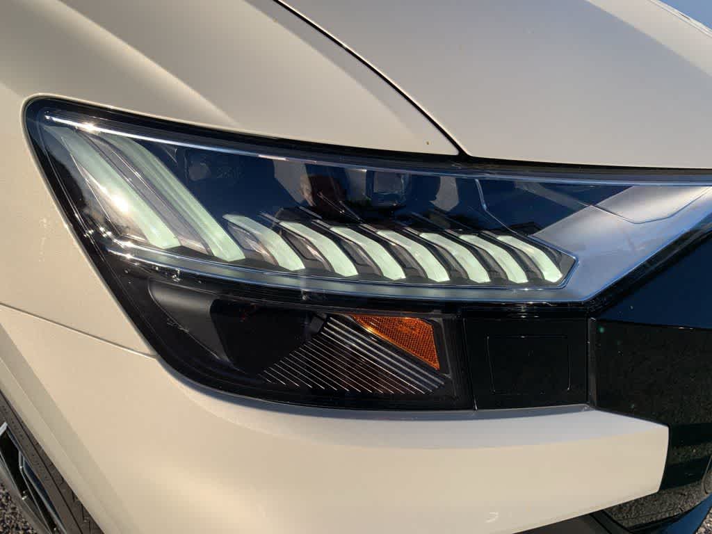 Thumbnail: 2022 Audi Q8 - 37