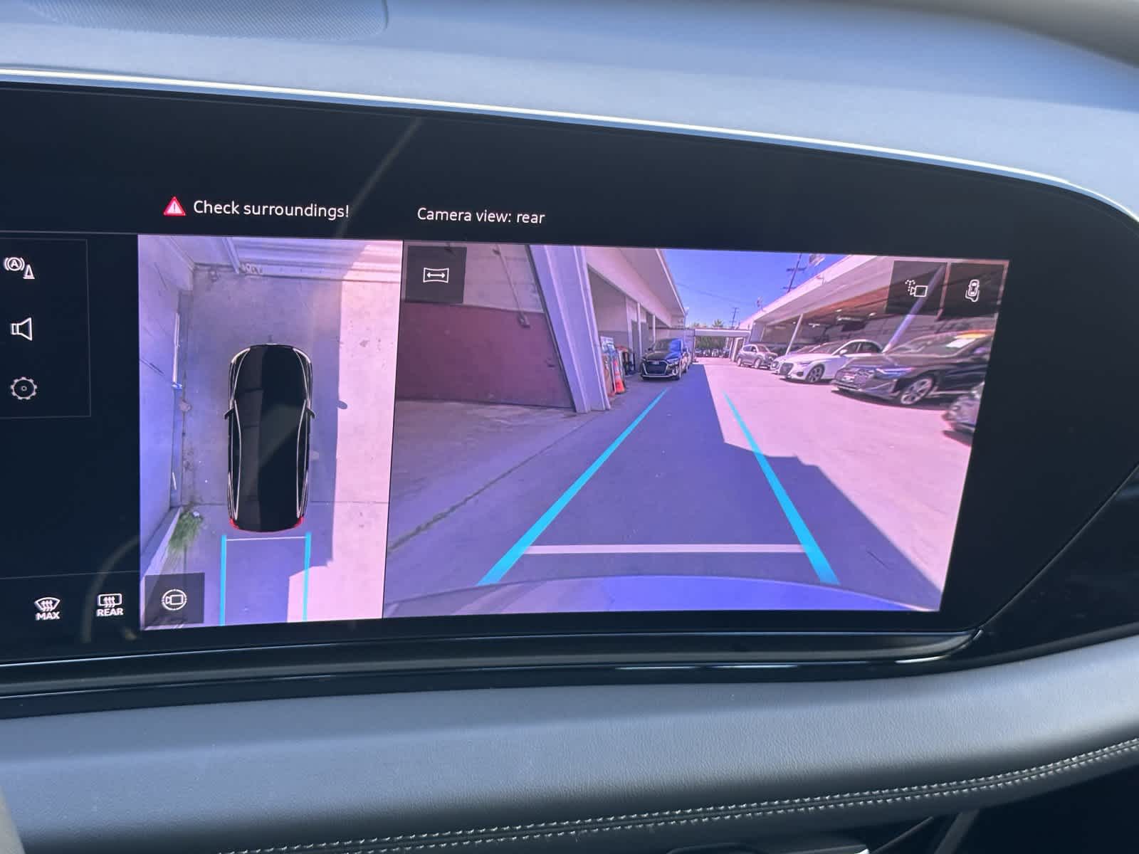 Thumbnail: 2025 Audi e-tron - 19