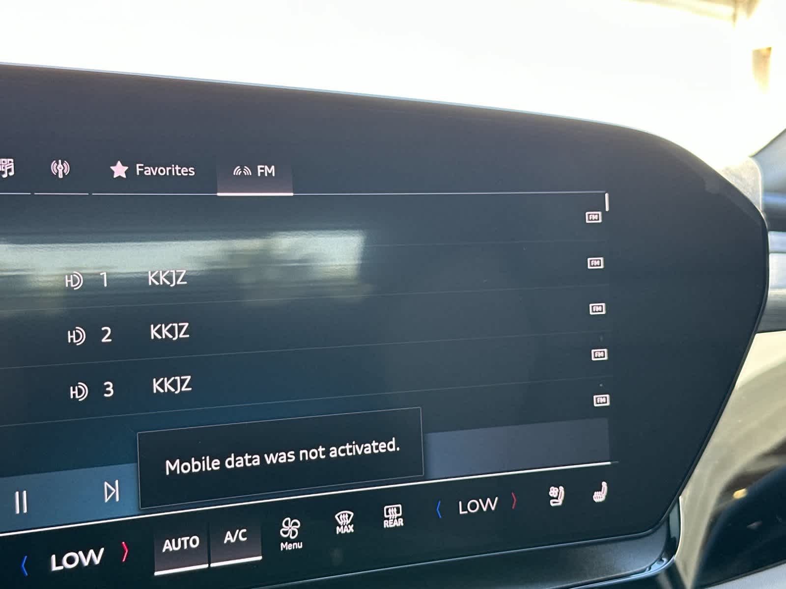 Thumbnail: 2025 Audi Q6 e-tron - 18