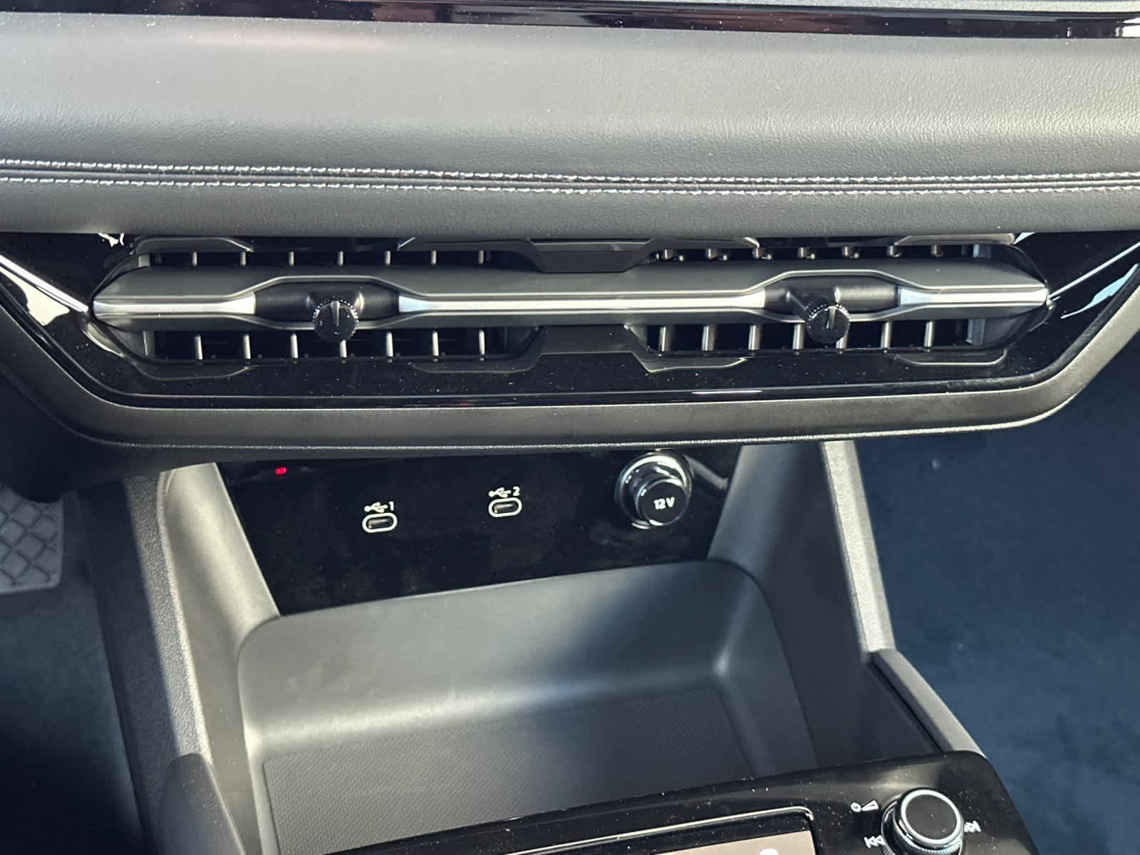 Thumbnail: 2025 Audi e-tron - 18