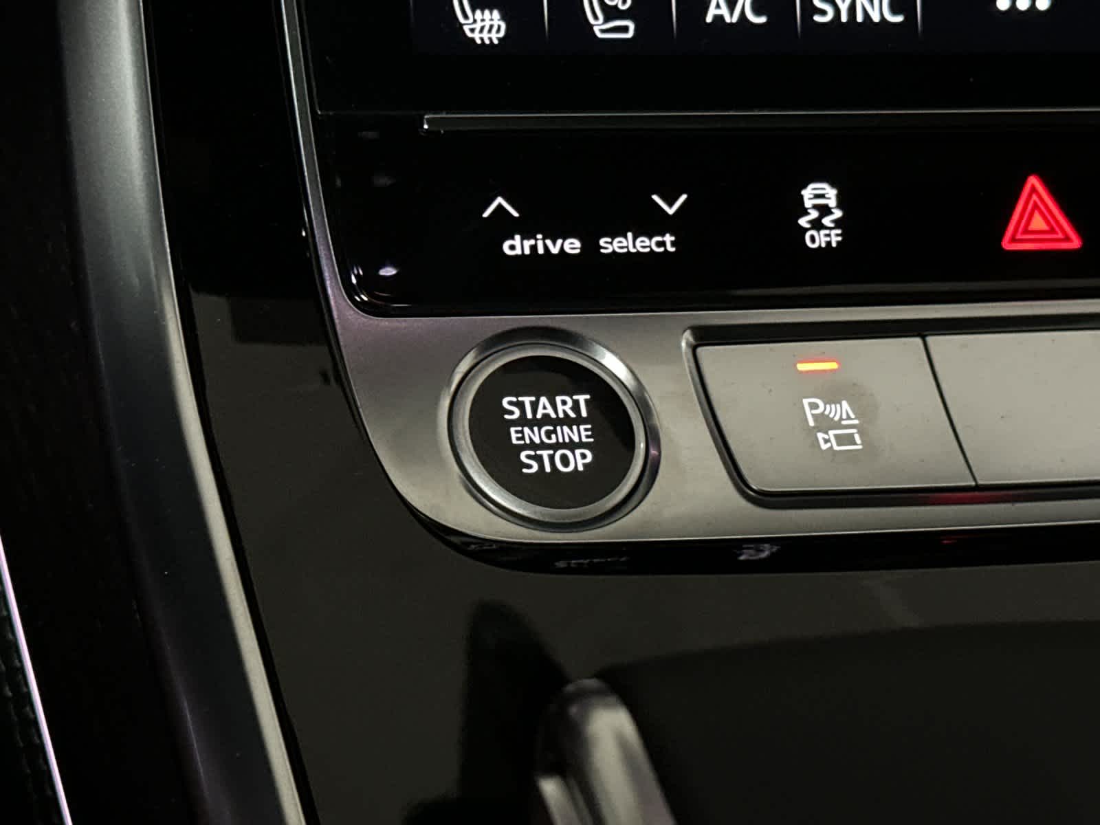 Thumbnail: 2026 Audi Q8 - 23