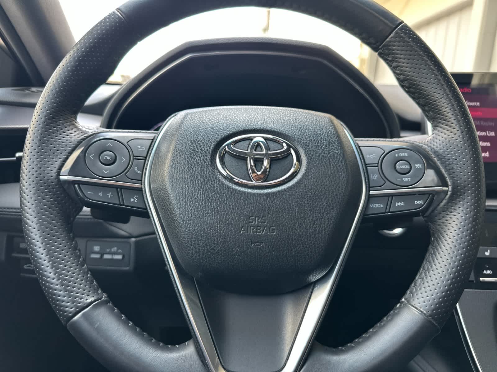 Thumbnail: 2019 Toyota Avalon - 21