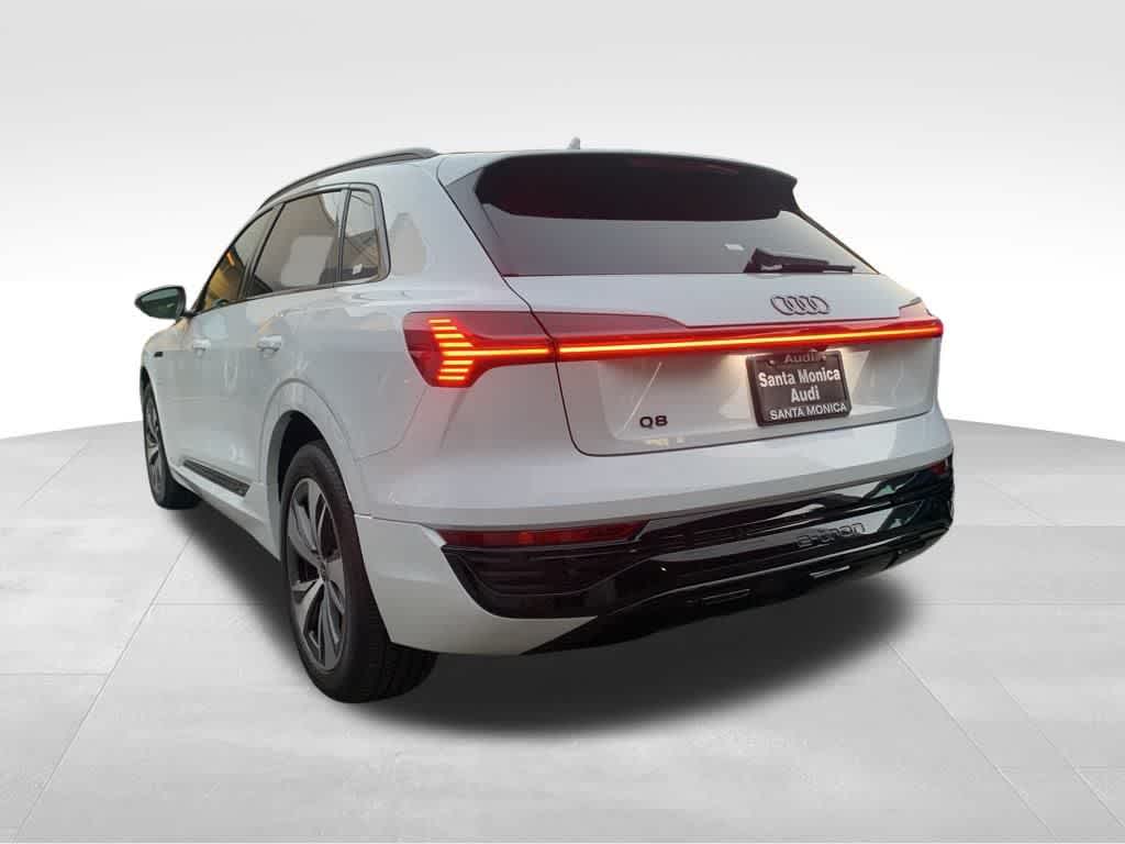 Thumbnail: 2024 Audi Q8 e-tron - 3